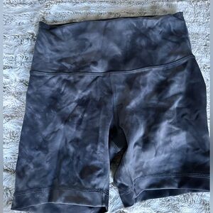 Lululemon Wunder Train shorts size 6